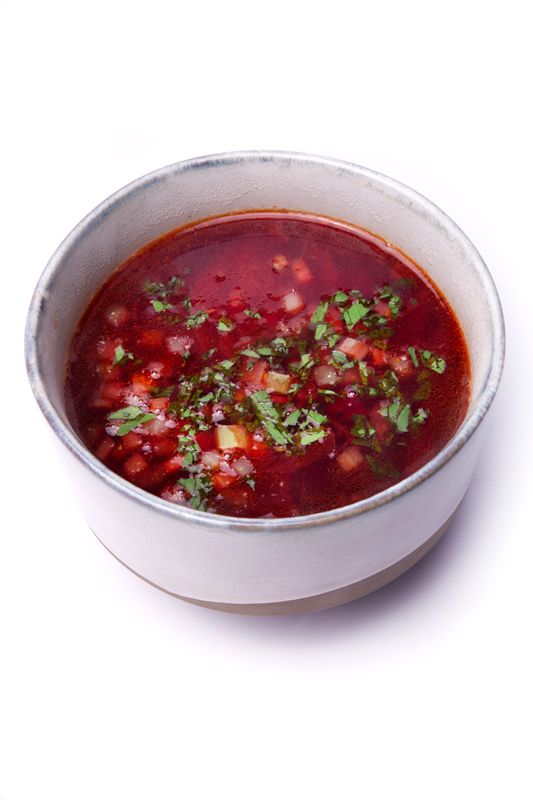 Heldere rode bieten bouillon